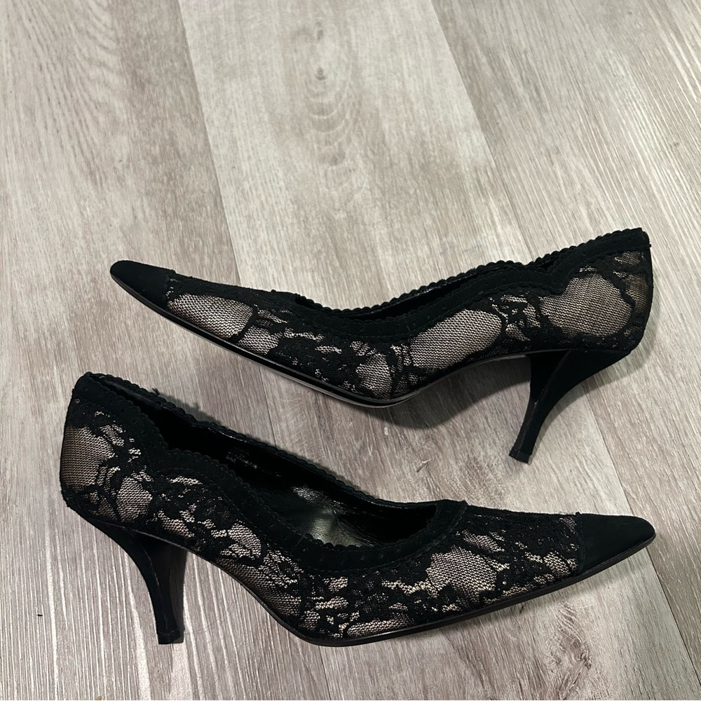 Richard Tyler kitten heels